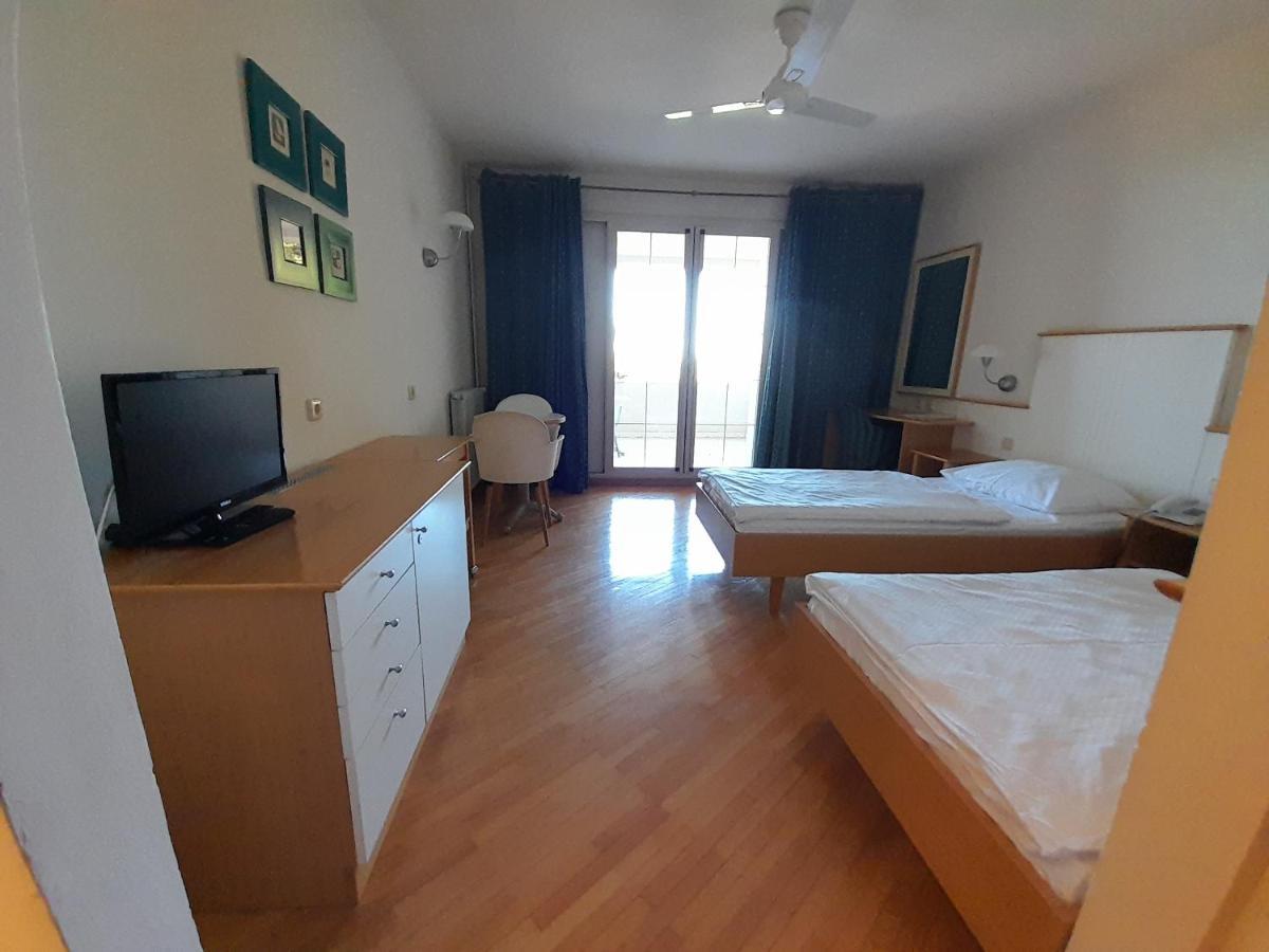 Aparthotel Plat Млини Екстер'єр фото