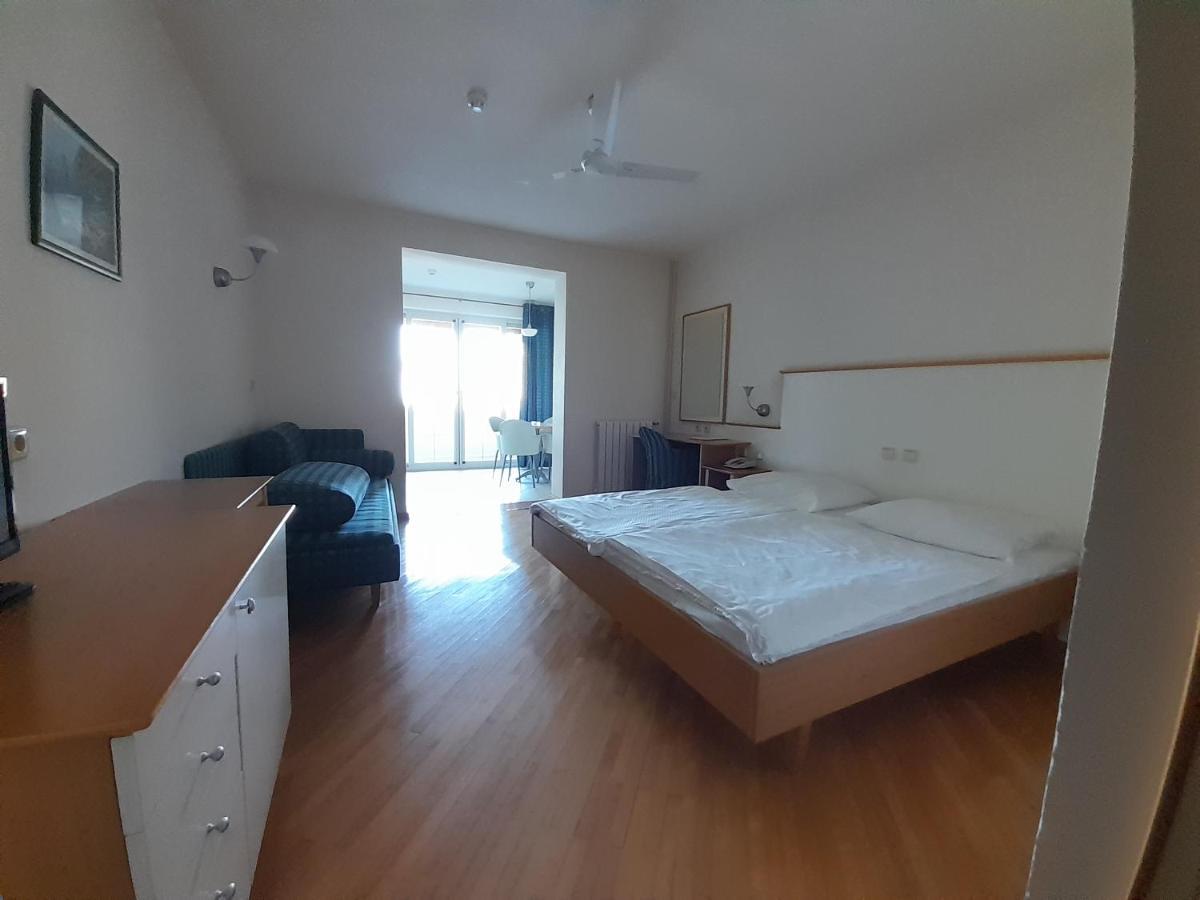 Aparthotel Plat Млини Екстер'єр фото